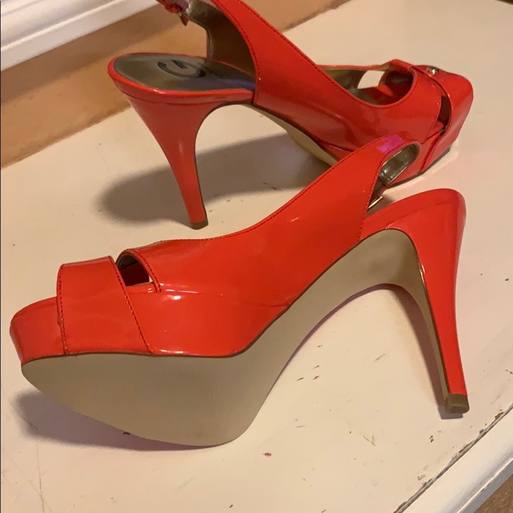 Woman Guess shoes, Good condition.